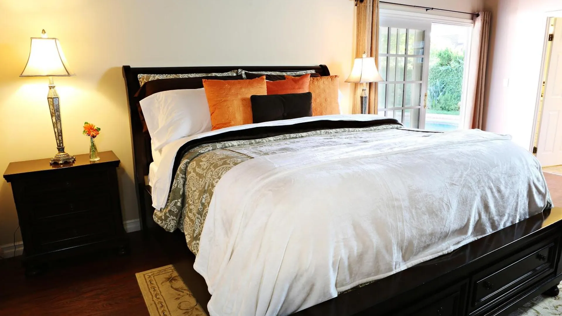 Destination #13 Villa Anaheim